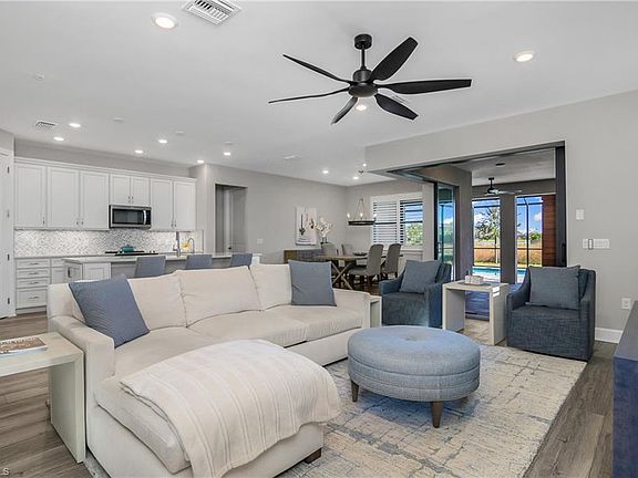 3rd image of 19515 Utopia LN