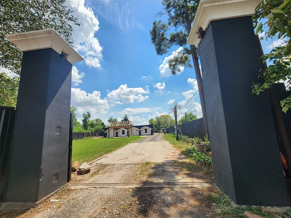 1611 De Soto St
