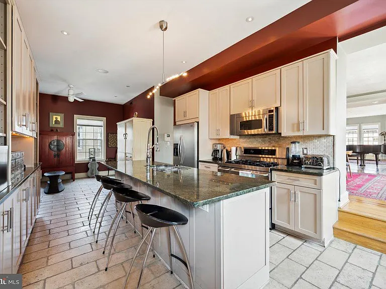 624 S 6th St #26 — Photo 10
