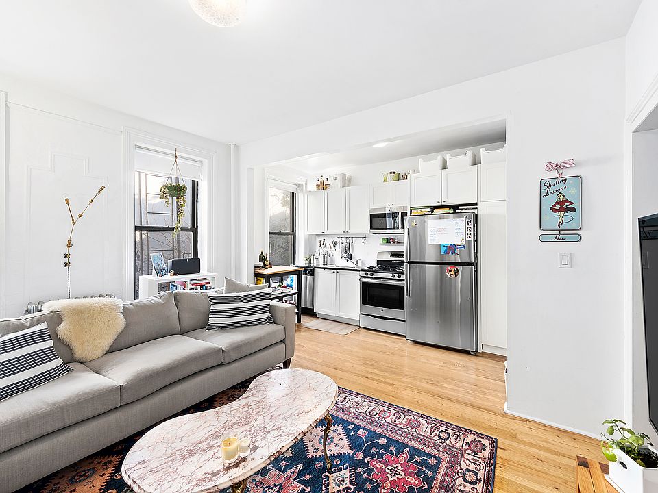 1st image of 605 Vanderbilt Ave APT 2