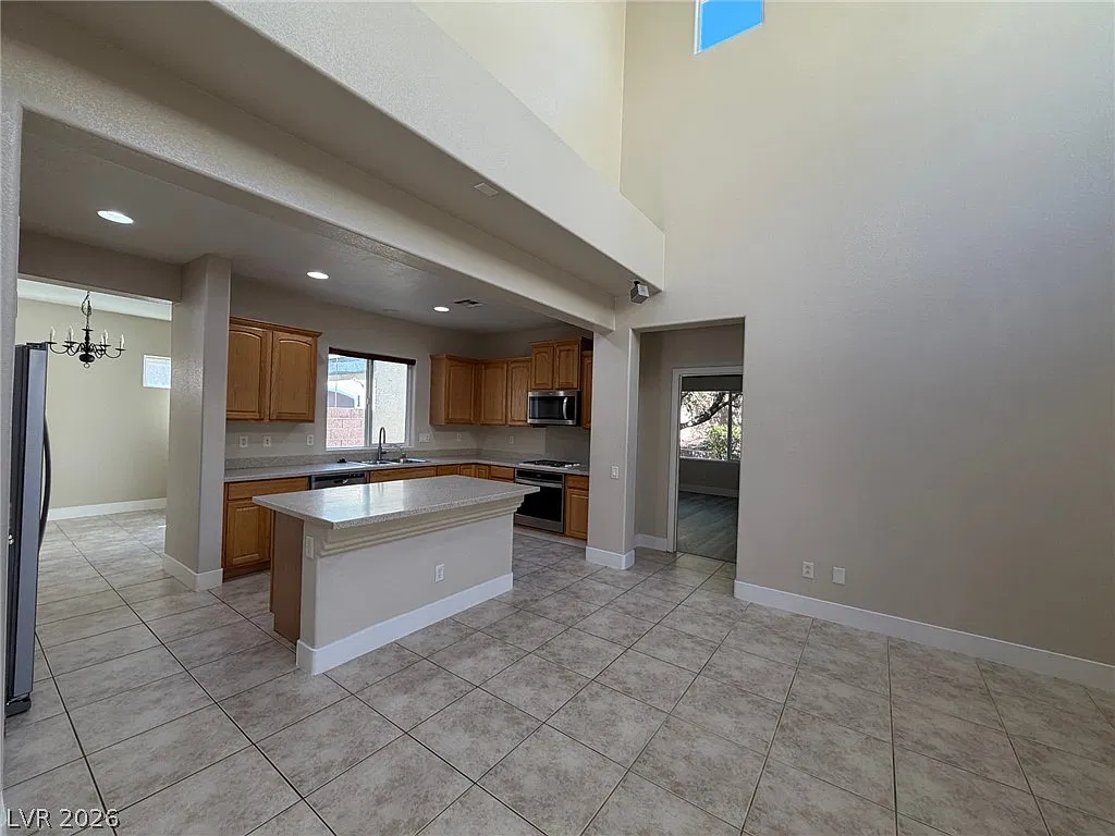 3 bed, 2.5 bath, 1823 sqft, $2,295 — Photo 4