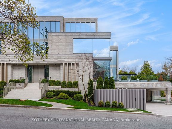 3rd image of 211 Dunvegan Rd