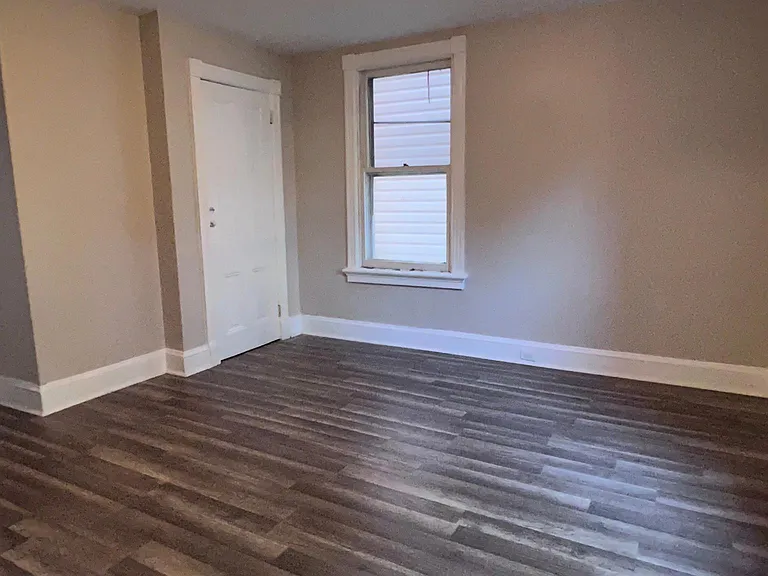 201 New St — Photo 14