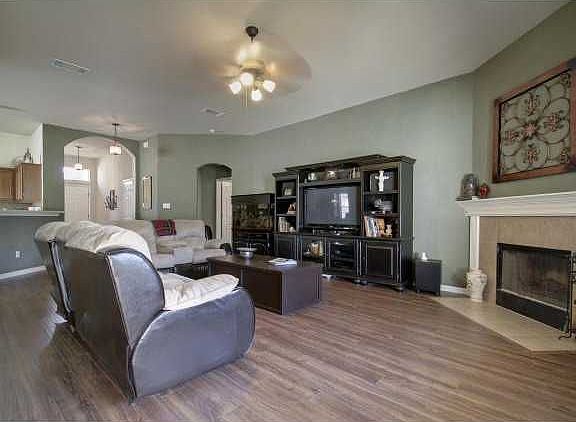 5th image of 908 Saint Helena Dr