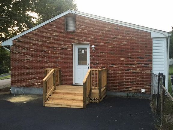 4th image of 1862 Terry Dr