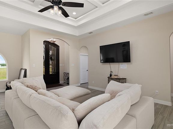 4th image of 35002 Longhorn Dr
