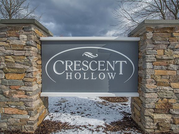 4th image of 4 Crescent Hollow Ct