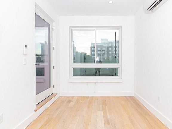 3rd image of 246 Johnson Ave #4J