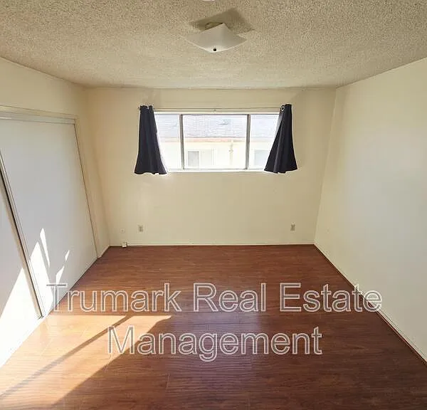 4619 Lexington Ave #5 — Photo 12
