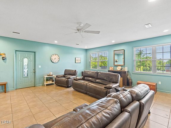 4th image of 4676 River Dr