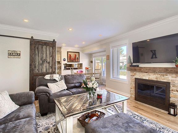 3rd image of 1703 S Kline Way