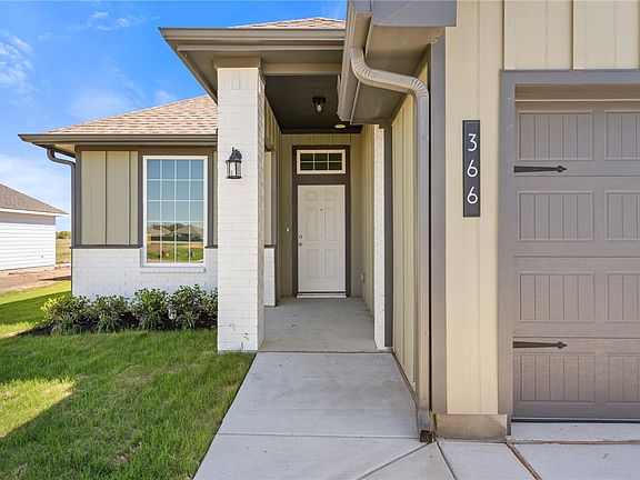 5th image of 366 Harvest Lake Dr