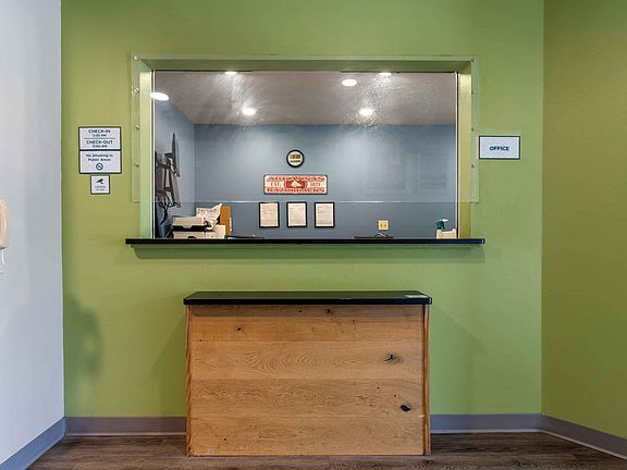 Lobby and Guest Check-in