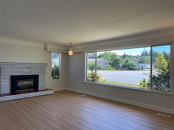 3rd image of 3811 Morton St