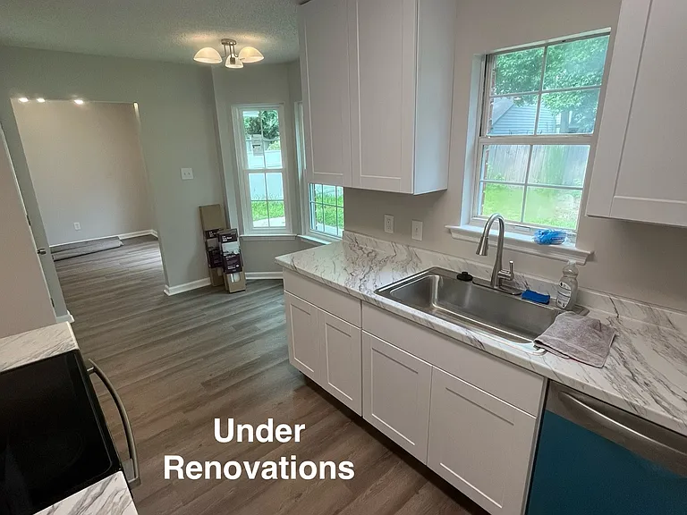 7322 Albert St — Photo 6