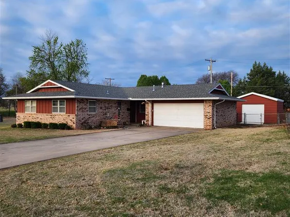 854 Saralyn Dr, Blackwell, OK 74631