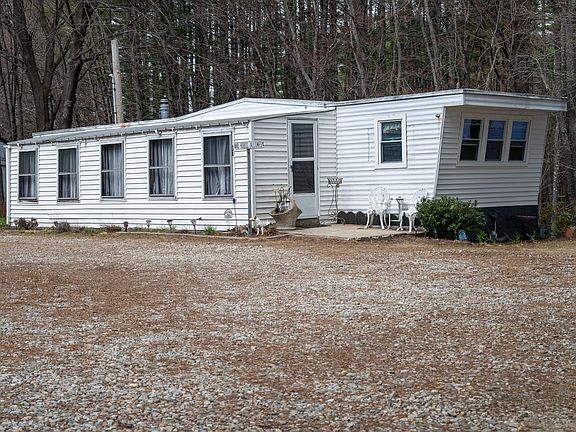 2nd image of 87 Turnpike Rd