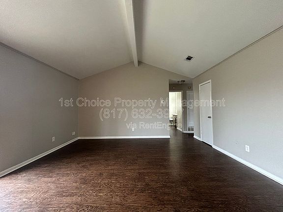 3rd image of 4805 Fair Park Blvd