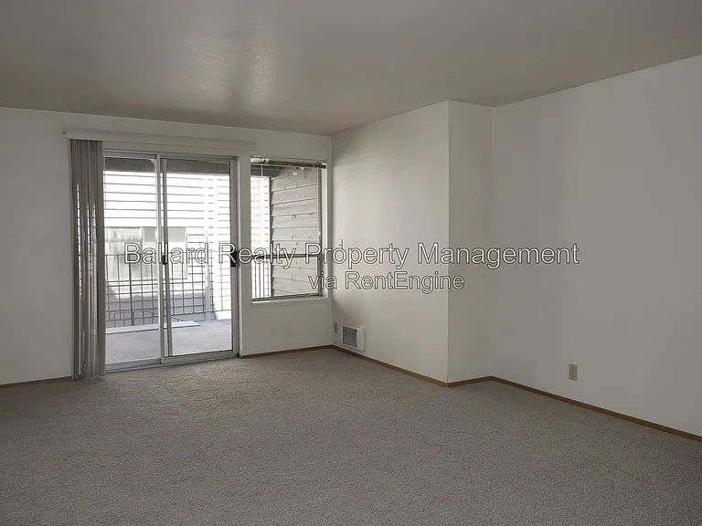 3232 21st Ave W #102 — Photo 3