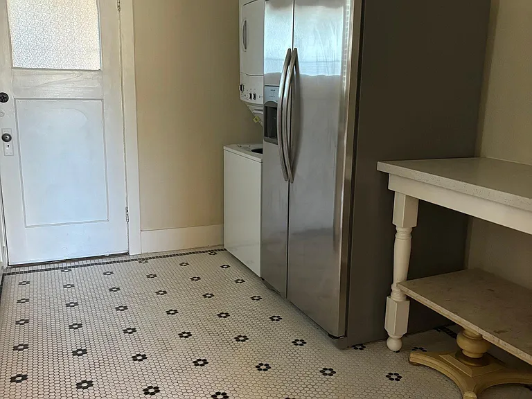 206 S 2nd St #7 — Photo 8