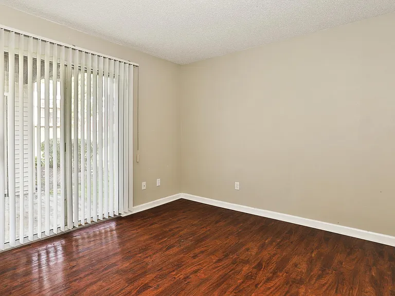 1608 Redbird Cv — Photo 17