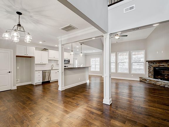 4th image of 1452 Branch Field Ln