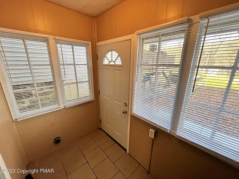 216-218 Carbon St #216-218 — Photo 12