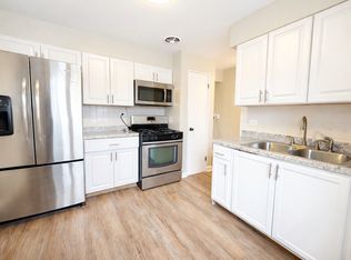 8944 Skokie Blvd #D, Skokie, IL 60077