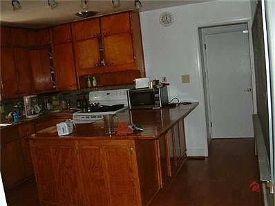4th image of 1031 E Edgewood Ave
