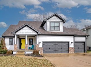 912 SW 35th St, Lees Summit, MO 64082