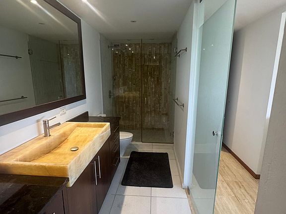 4th image of 1485 Ashford Ave #303