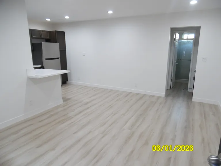6574 Fountain Ave #12 — Photo 6