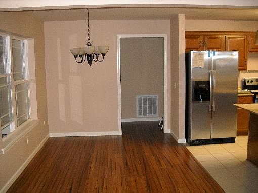 4th image of 500 Stonegate Dr