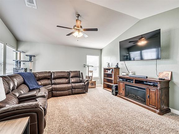 5th image of 1128 SW 150th St