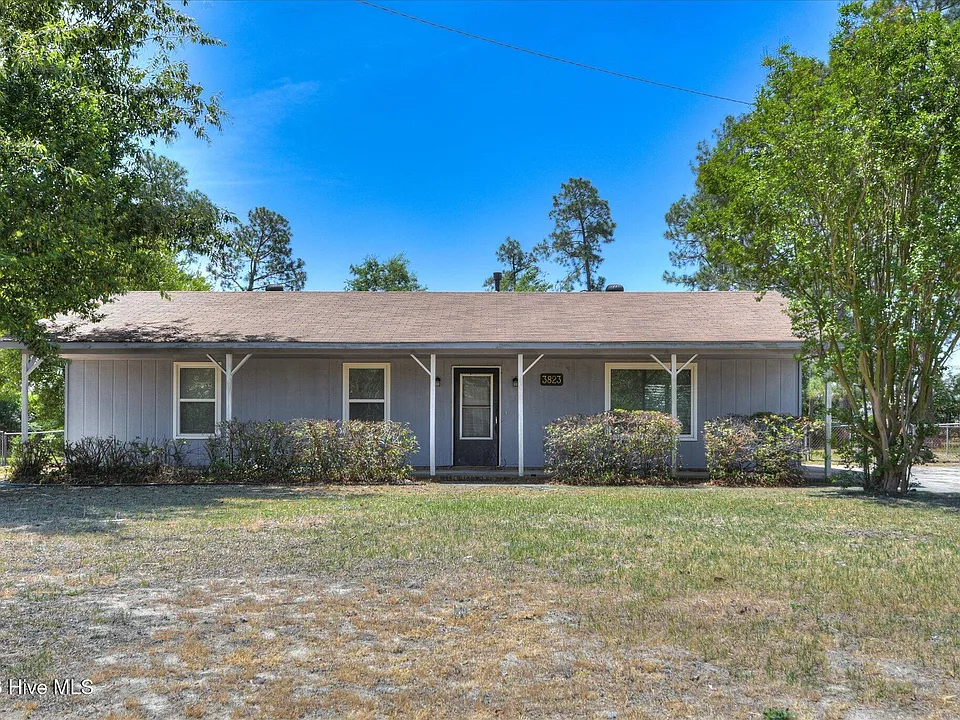 3823 Fairington Dr