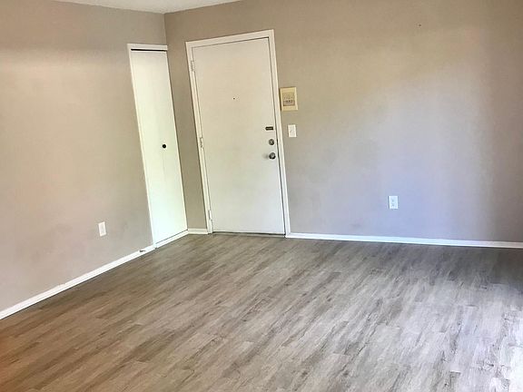 3rd image of 31565 Fraser Dr APT 11