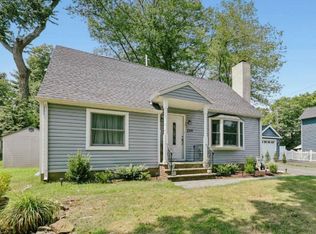 226 Knickerbocker Rd, Closter, NJ 07624