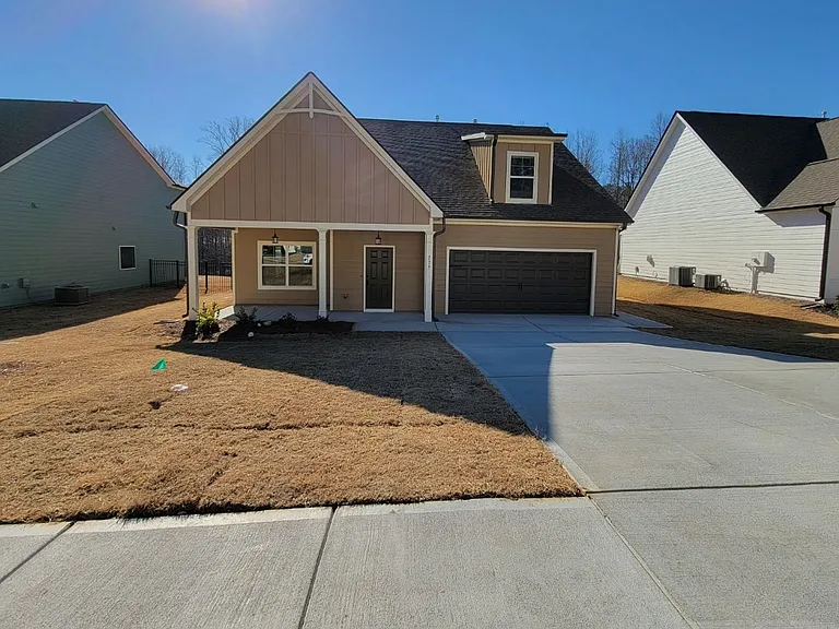 275 Southridge Dr — Photo 2