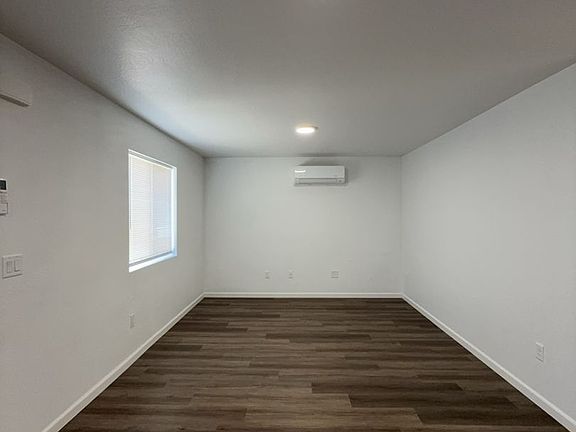 2nd image of 634 Colinwood Ct #632