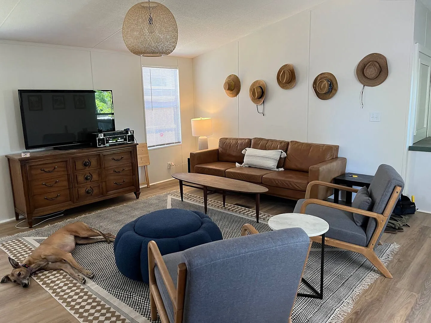 3 bed, 1304 sqft, $1,700 — Photo 1