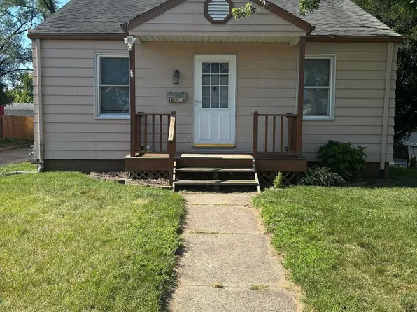 1604 Highland Ave, Pekin, IL 61554