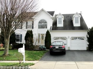28 Heritage Dr, South River, NJ