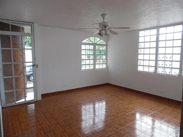 2nd image of 2J53 Calle Vidal Y Rios