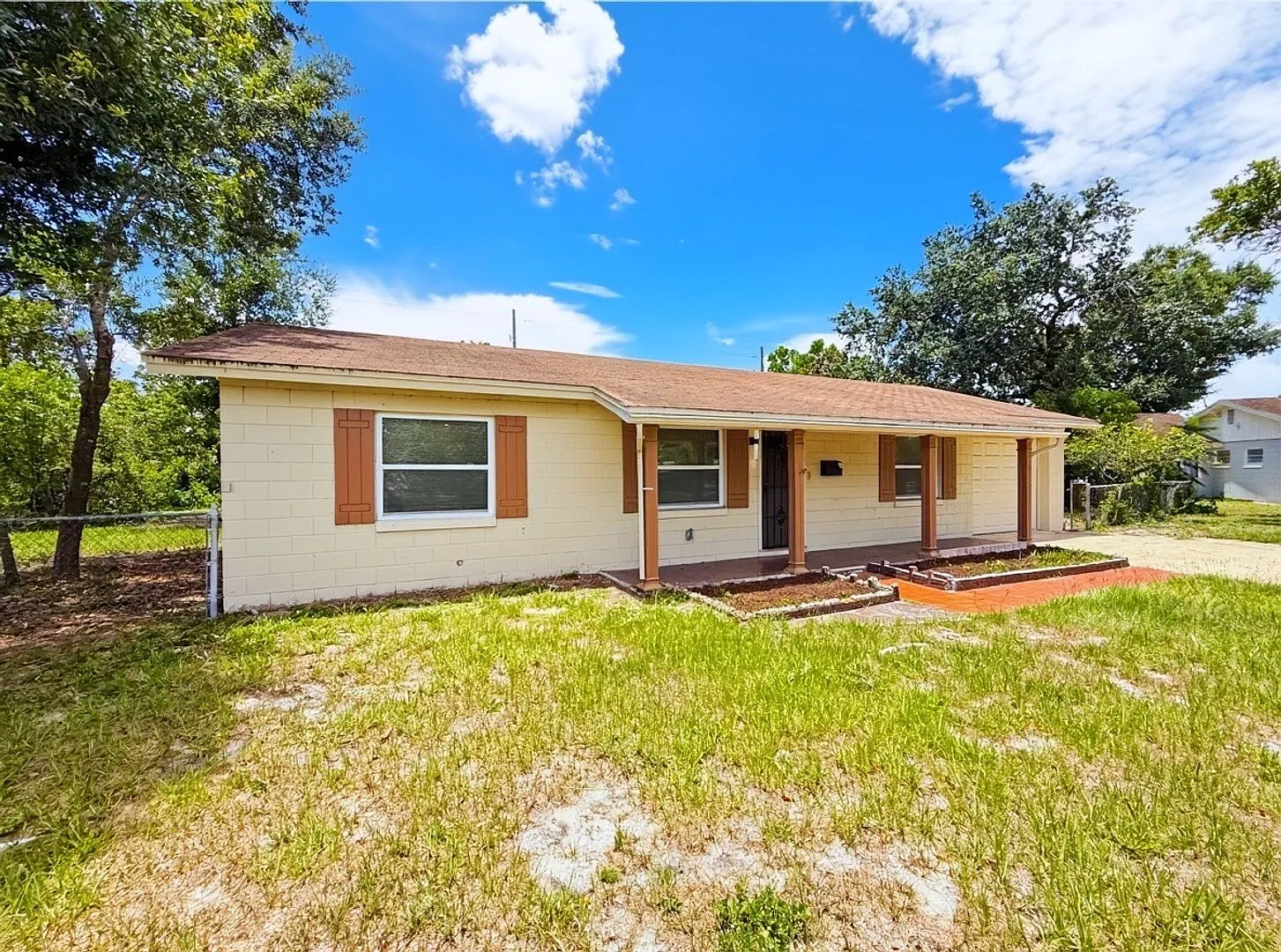 Fully Remodeled 3-Bedroom Home with Bonus Florida Room & Huge Fenced Yard — Photo 3