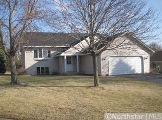1161 Spring Hill Cir, Waconia, MN 55387