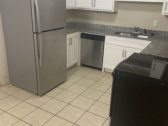 2nd image of 3024 Tudor Ln #101