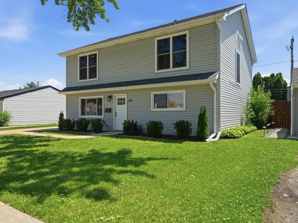 163 W Manchester Dr, Wheeling, IL 60090