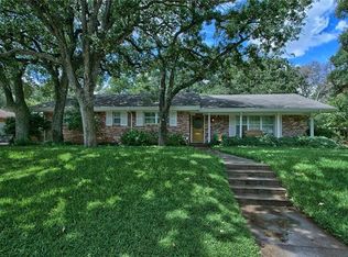 233 Cooper Dr, Hurst, TX 76053