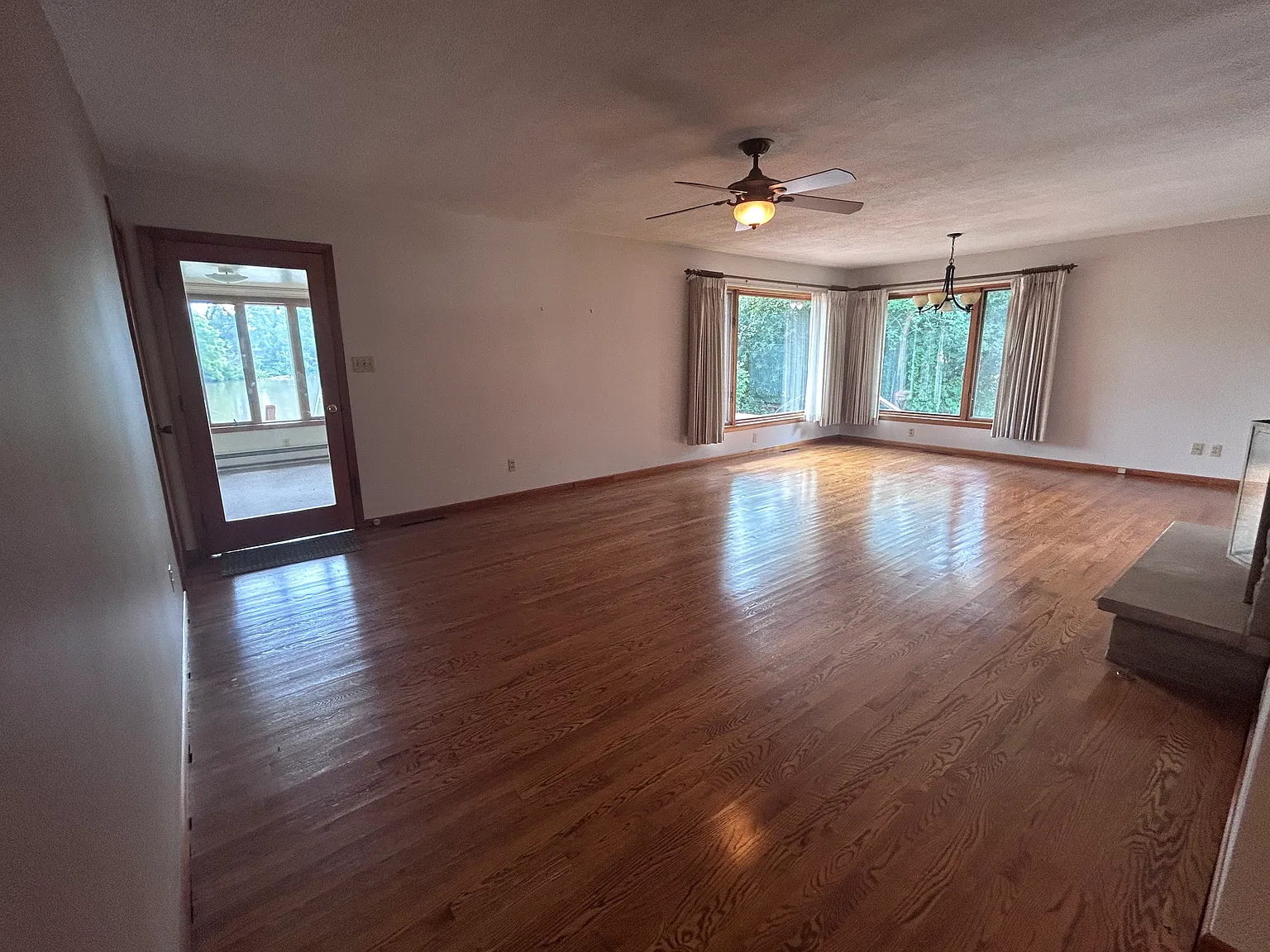 2 bed, 1.5 bath, 1830 sqft, $3,000 — Photo 4