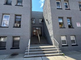1105 Charles St, Linden, NJ